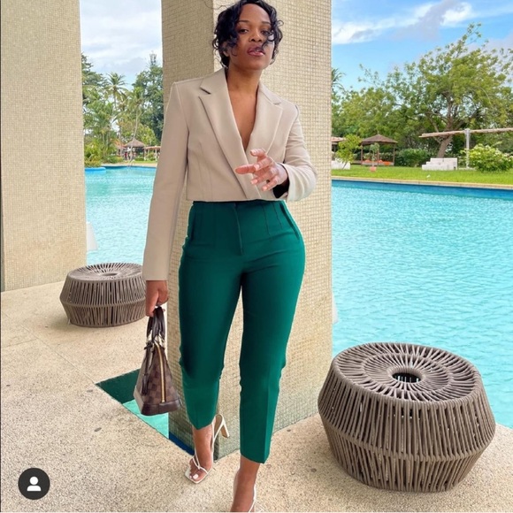 ZARA Crop Blazer Sand - Picture 1 of 9